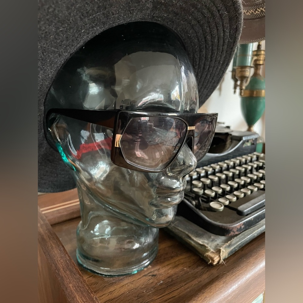 Vintage Italian Black and Pale Gold Oversized Sunglasses - Picture 2 of 5